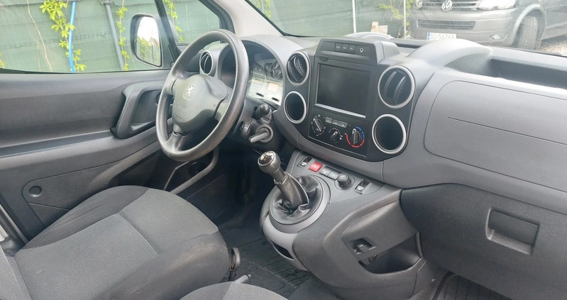 Peugeot Partner cena 34500 przebieg: 162000, rok produkcji 2017 z Augustów małe 211